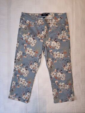 Nine West Blue Floral Cropped Pants